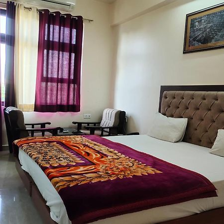 Hotel Amrapali Jaipur Luaran gambar